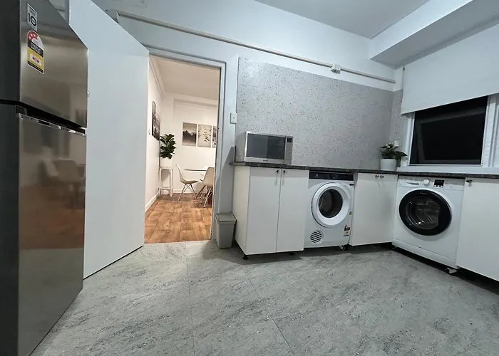 Como Beach Apartments